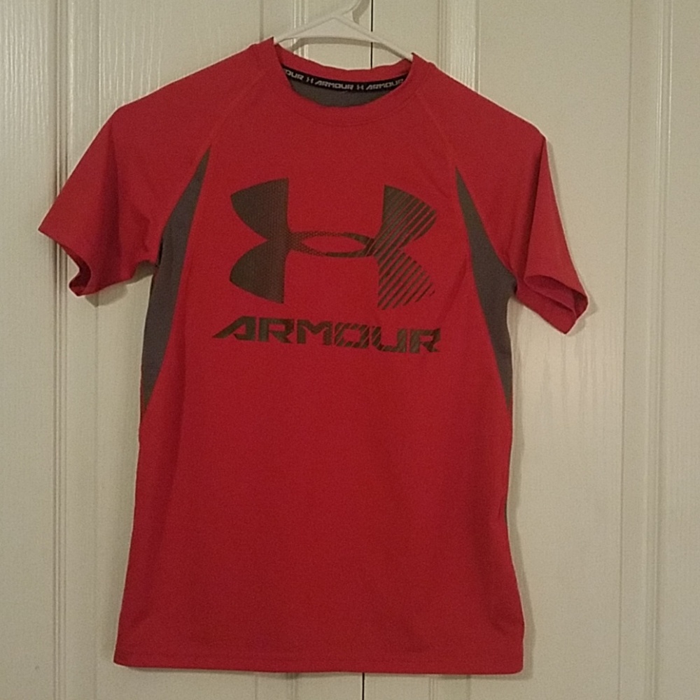 Boys Under Armour Shirt Size Large
